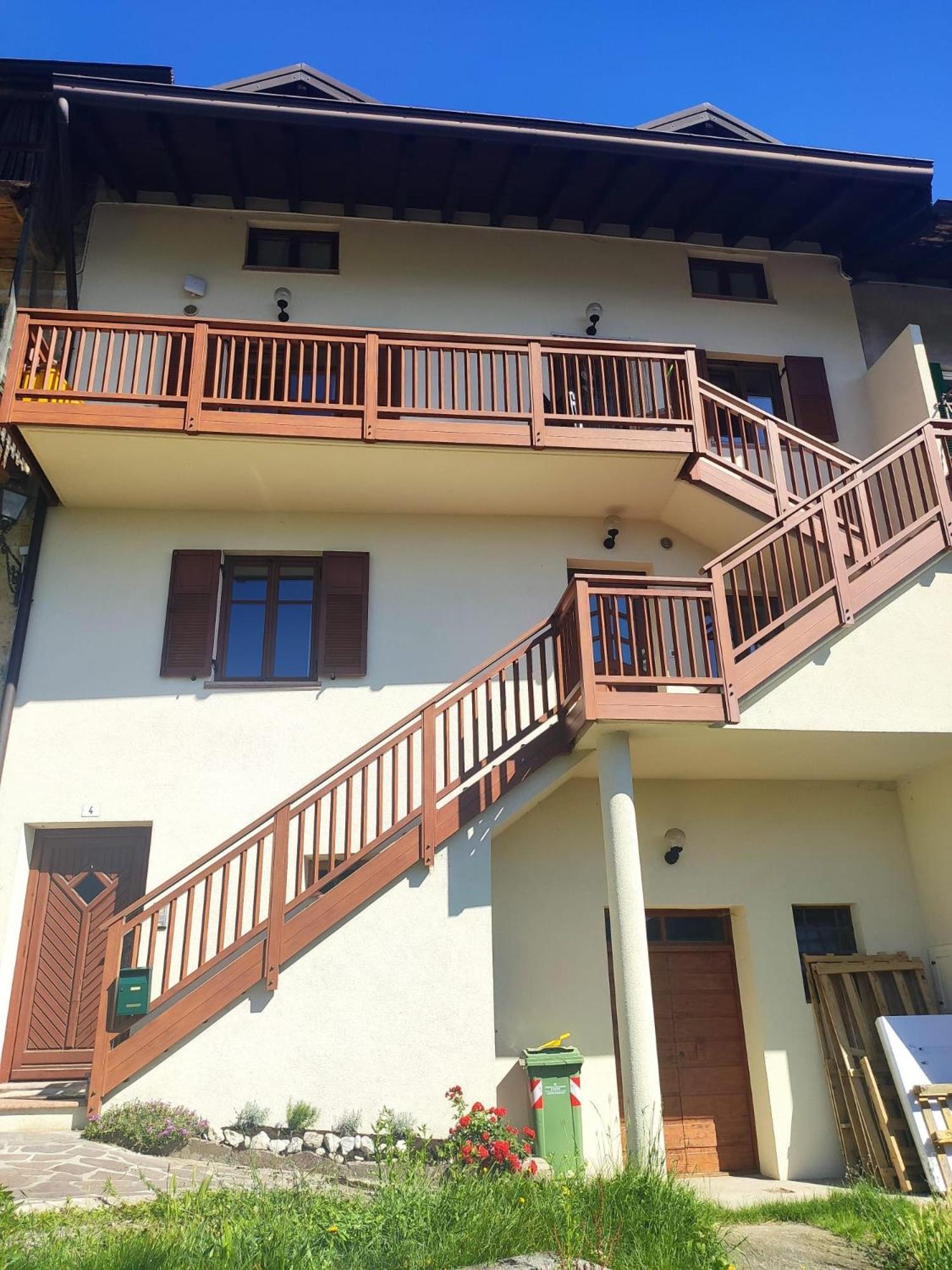Casa Vacanze Lavanda & Rosmarino Telve Exterior photo